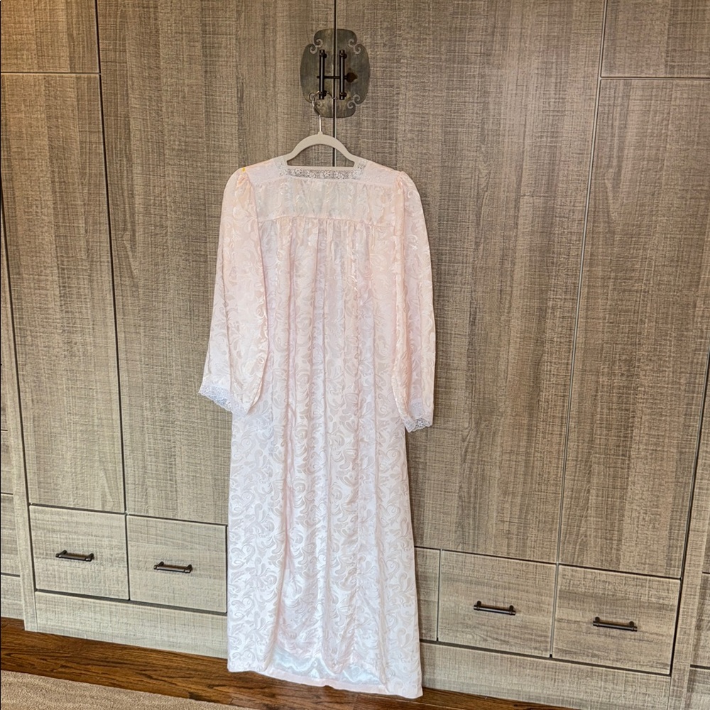 Dior Soft Pink Lace Robe - Picture 8 of 12